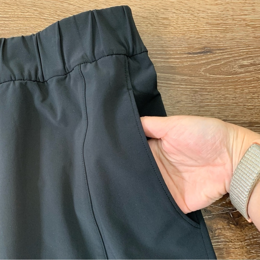 Aday Black At your peak women’s shorts with pockets XL - Picture 2 of 8